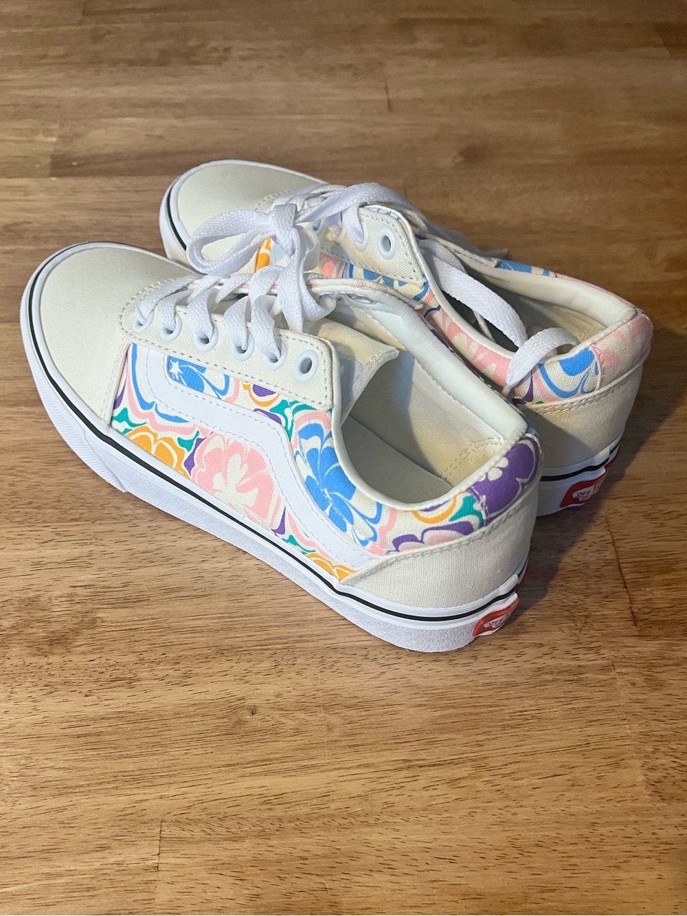 NWT Vans Ward Women’s Floral Multi Sneakers - 6.5M